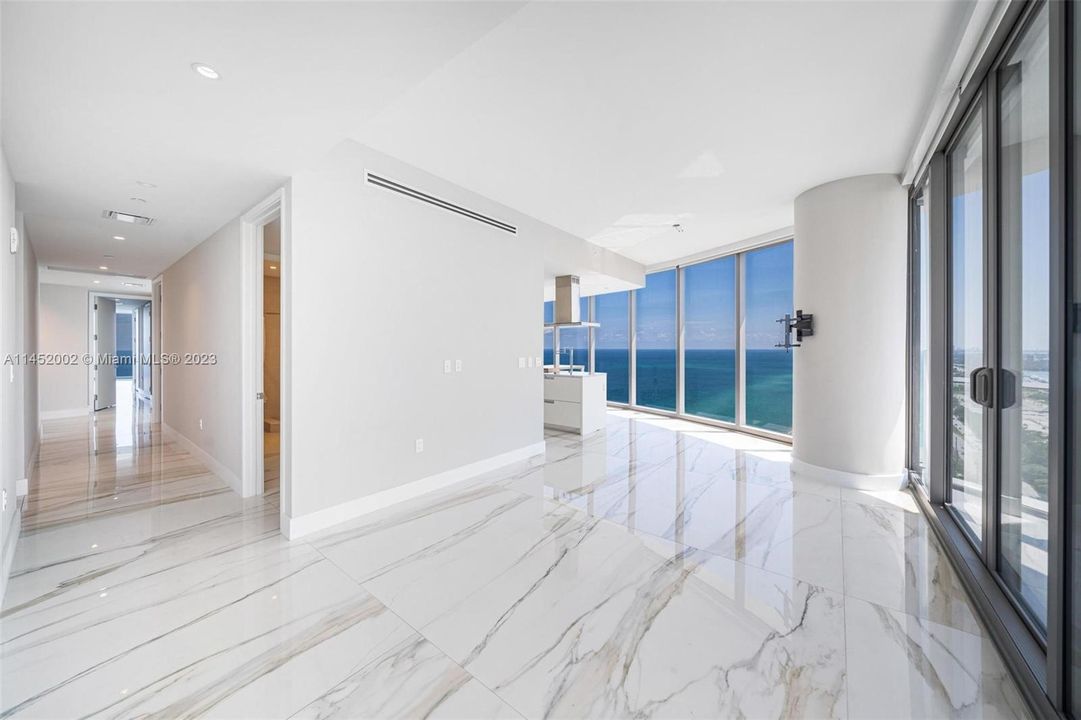 Recently Sold: $6,999,000 (4 beds, 5 baths, 3204 Square Feet)