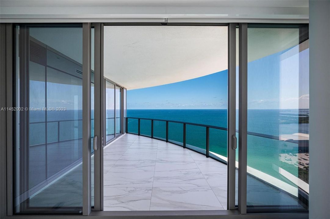 Recently Sold: $6,999,000 (4 beds, 5 baths, 3204 Square Feet)