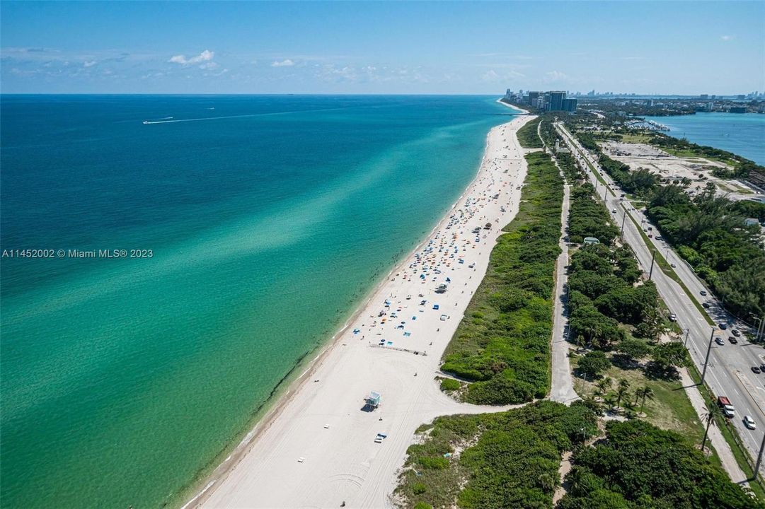 Recently Sold: $6,999,000 (4 beds, 5 baths, 3204 Square Feet)