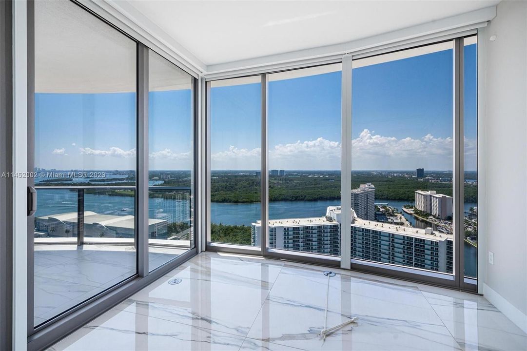 Recently Sold: $6,999,000 (4 beds, 5 baths, 3204 Square Feet)