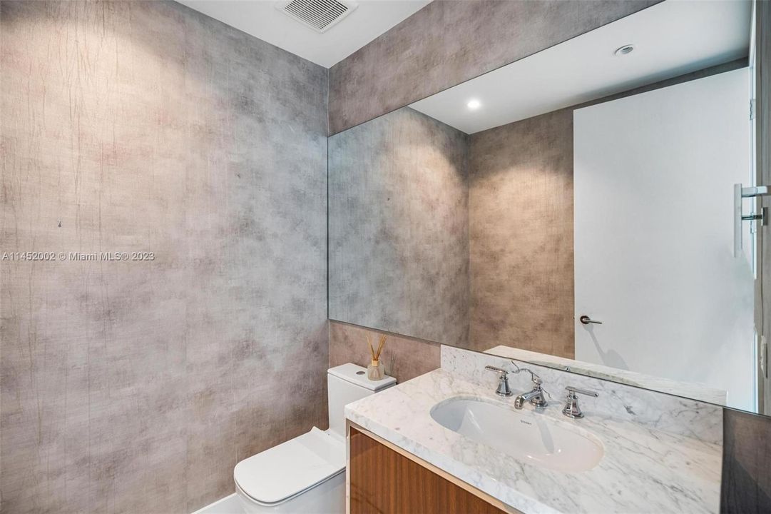 Recently Sold: $6,999,000 (4 beds, 5 baths, 3204 Square Feet)