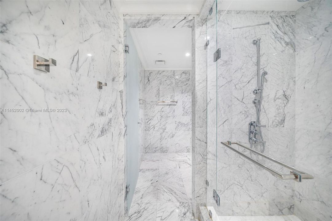 Recently Sold: $6,999,000 (4 beds, 5 baths, 3204 Square Feet)