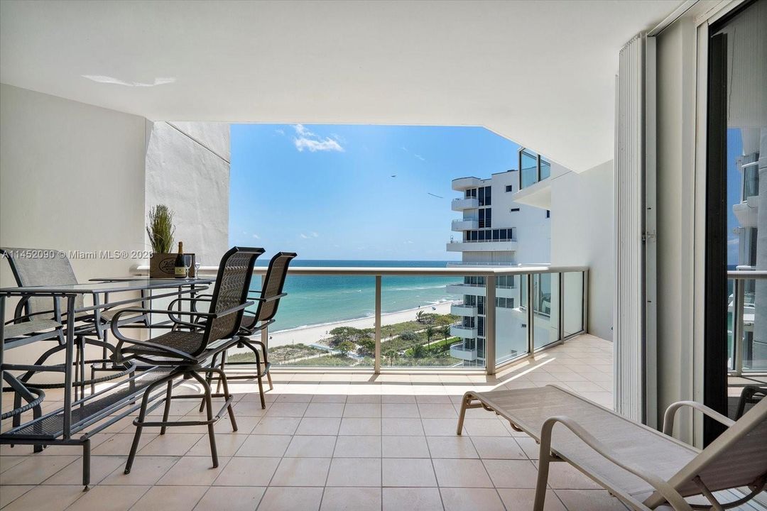 最近售出: $1,050,000 (2 贝兹, 2 浴室, 1600 平方英尺)