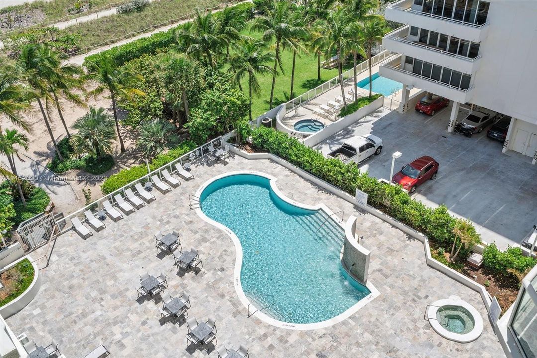 最近售出: $1,050,000 (2 贝兹, 2 浴室, 1600 平方英尺)