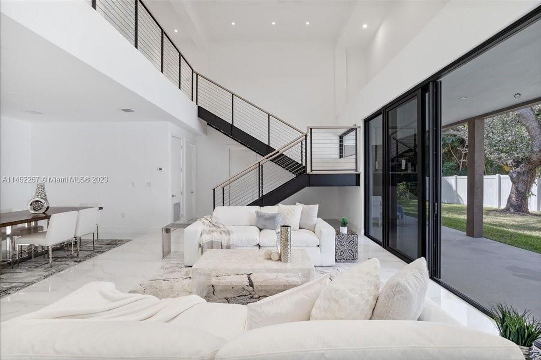 Недавно продано: $1,450,000 (4 спален, 3 ванн, 0 Квадратных фут)