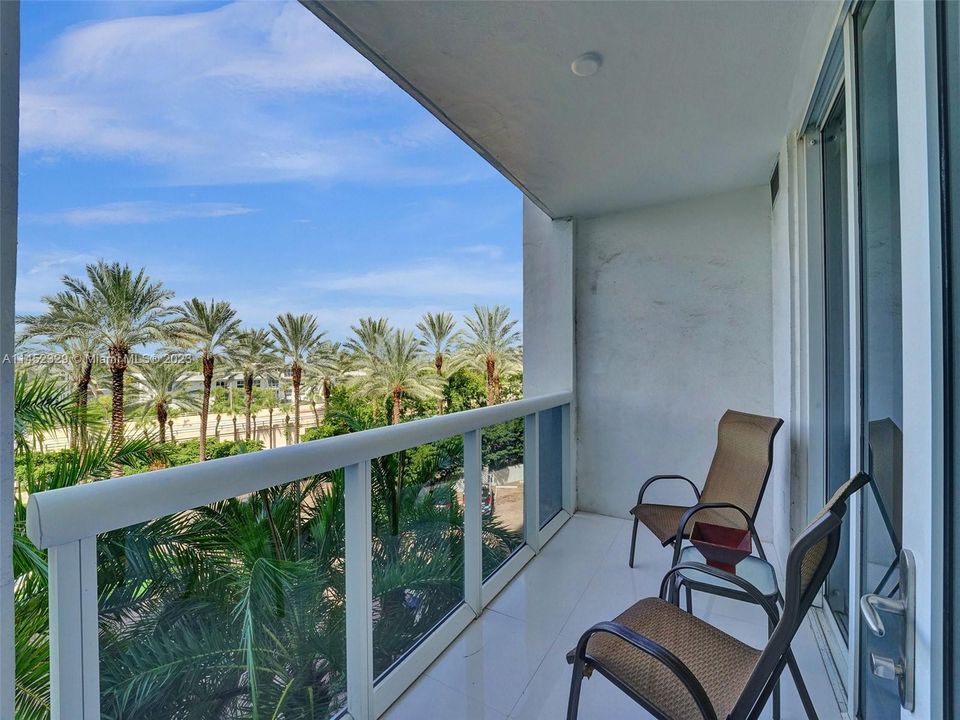 Recently Sold: $789,000 (1 beds, 1 baths, 896 Square Feet)