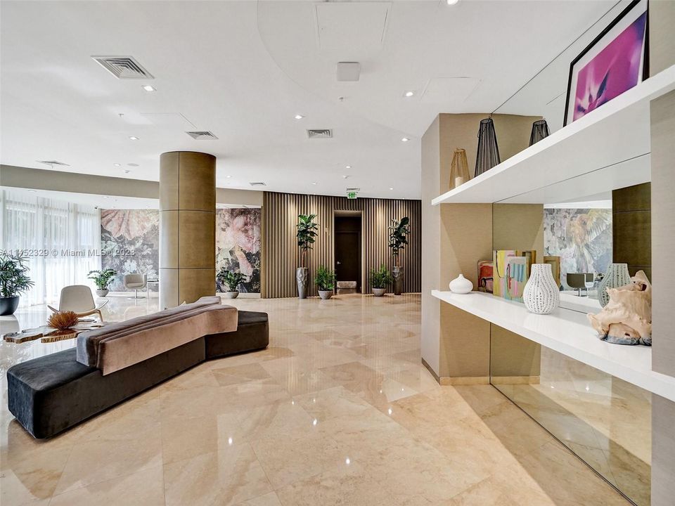 Recently Sold: $789,000 (1 beds, 1 baths, 896 Square Feet)