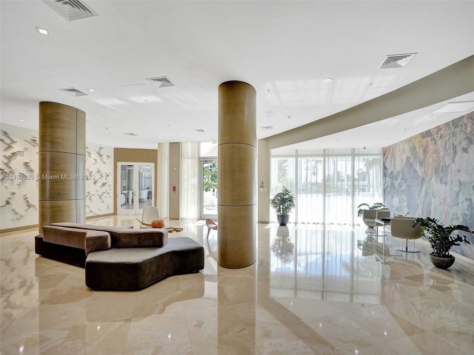 Recently Sold: $789,000 (1 beds, 1 baths, 896 Square Feet)