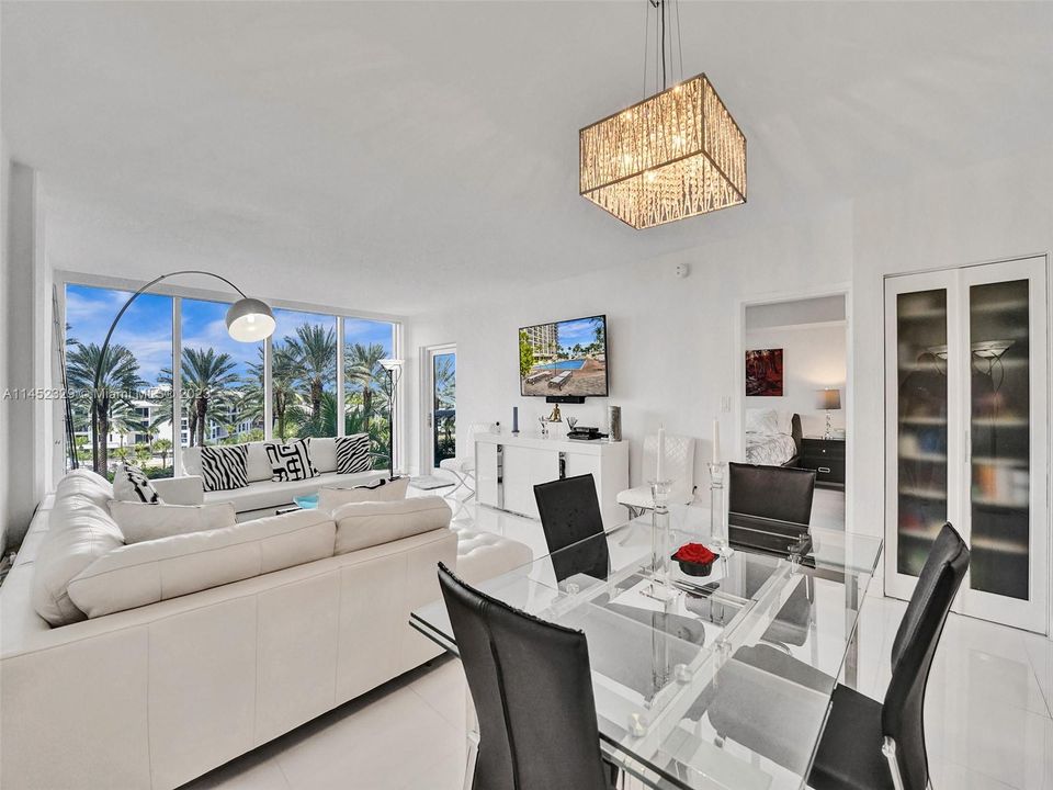 Recently Sold: $789,000 (1 beds, 1 baths, 896 Square Feet)