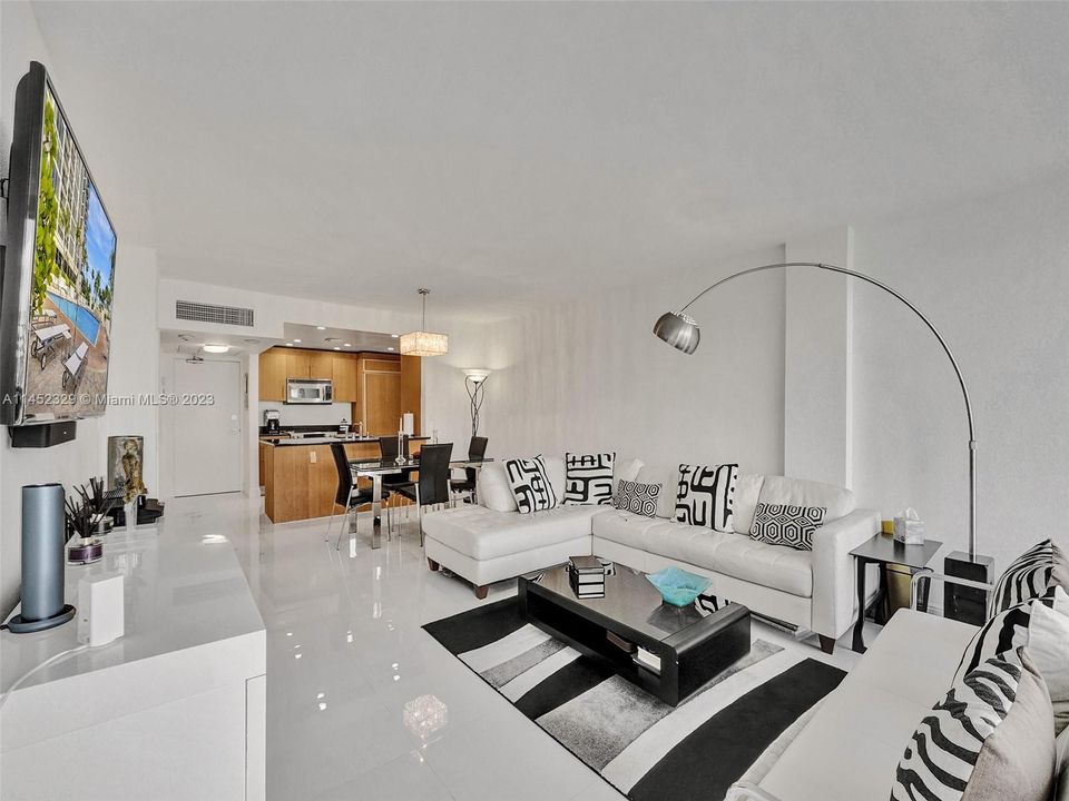 Recently Sold: $789,000 (1 beds, 1 baths, 896 Square Feet)