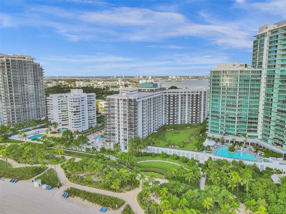 Recently Sold: $789,000 (1 beds, 1 baths, 896 Square Feet)