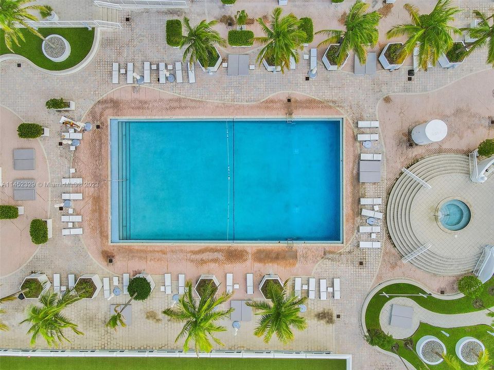 Recently Sold: $789,000 (1 beds, 1 baths, 896 Square Feet)