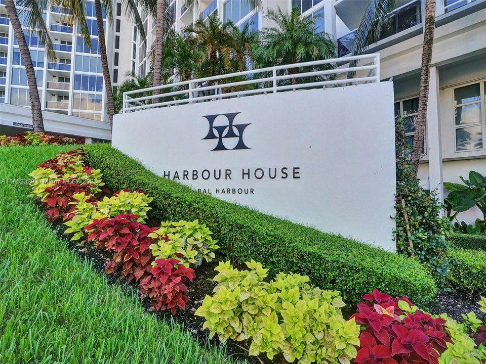 Recently Sold: $789,000 (1 beds, 1 baths, 896 Square Feet)