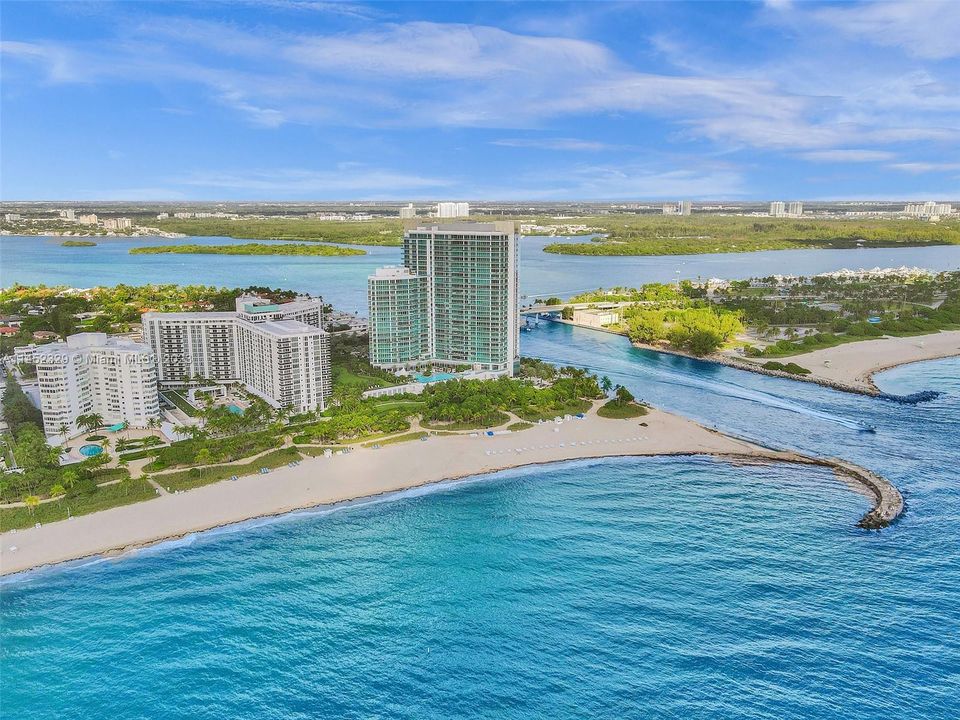 Recently Sold: $789,000 (1 beds, 1 baths, 896 Square Feet)