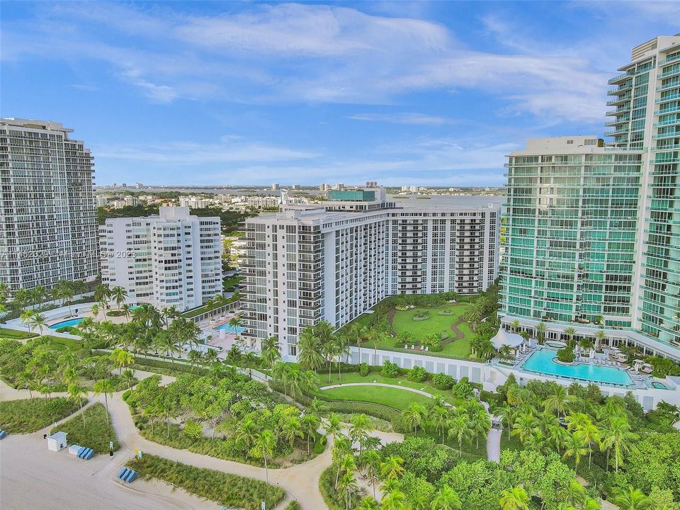 Recently Sold: $789,000 (1 beds, 1 baths, 896 Square Feet)