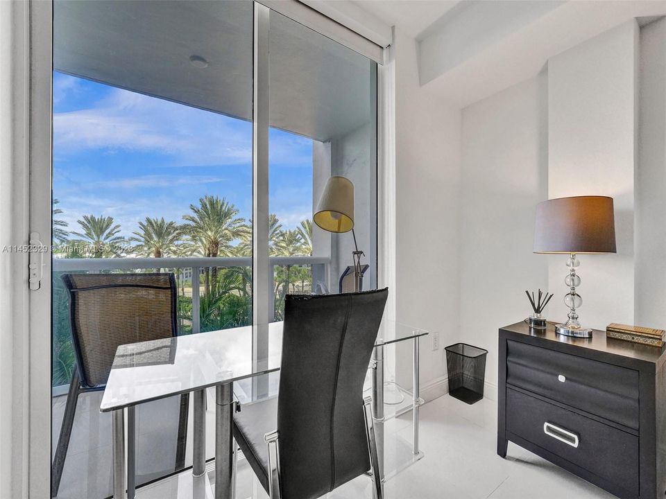 Recently Sold: $789,000 (1 beds, 1 baths, 896 Square Feet)