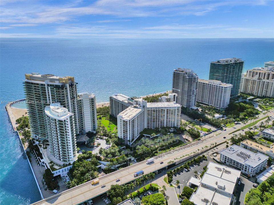 Recently Sold: $789,000 (1 beds, 1 baths, 896 Square Feet)