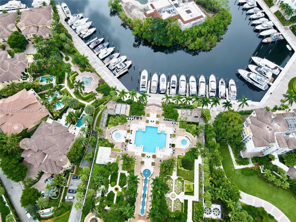 Недавно продано: $1,900,000 (4 спален, 4 ванн, 4050 Квадратных фут)