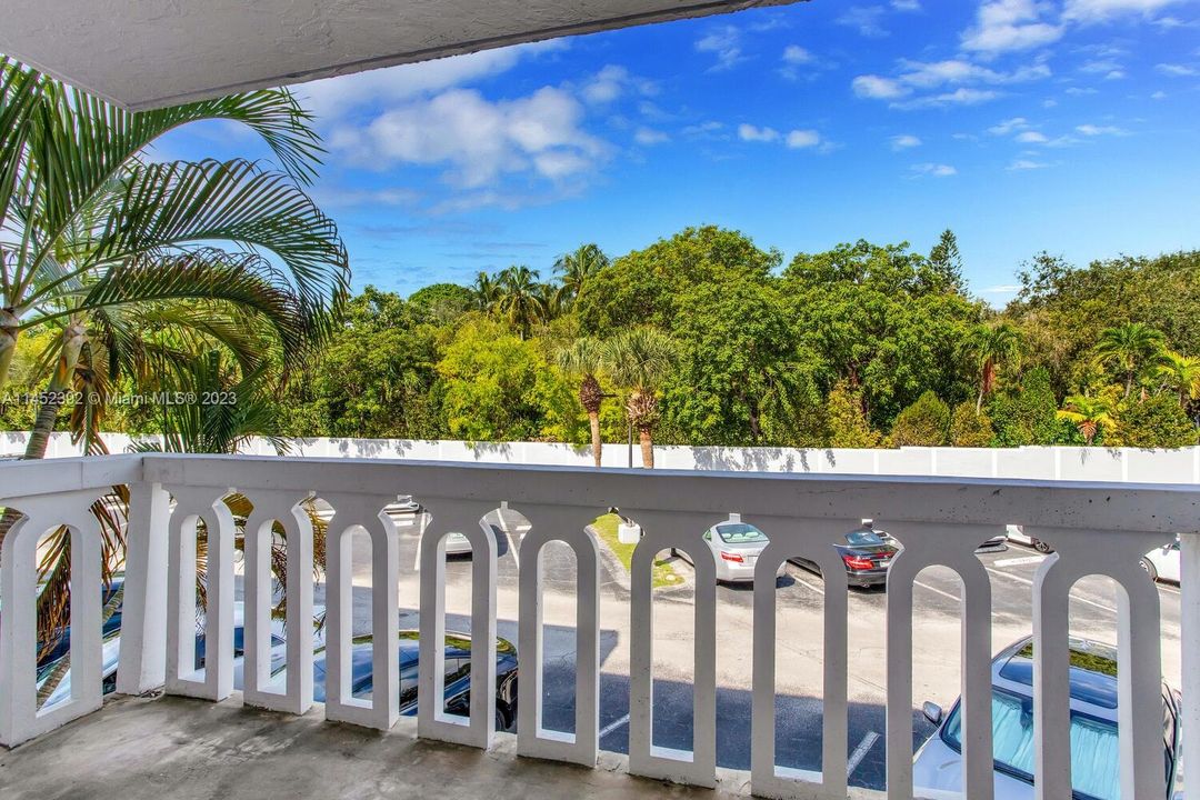 Recently Sold: $399,000 (1 beds, 1 baths, 808 Square Feet)