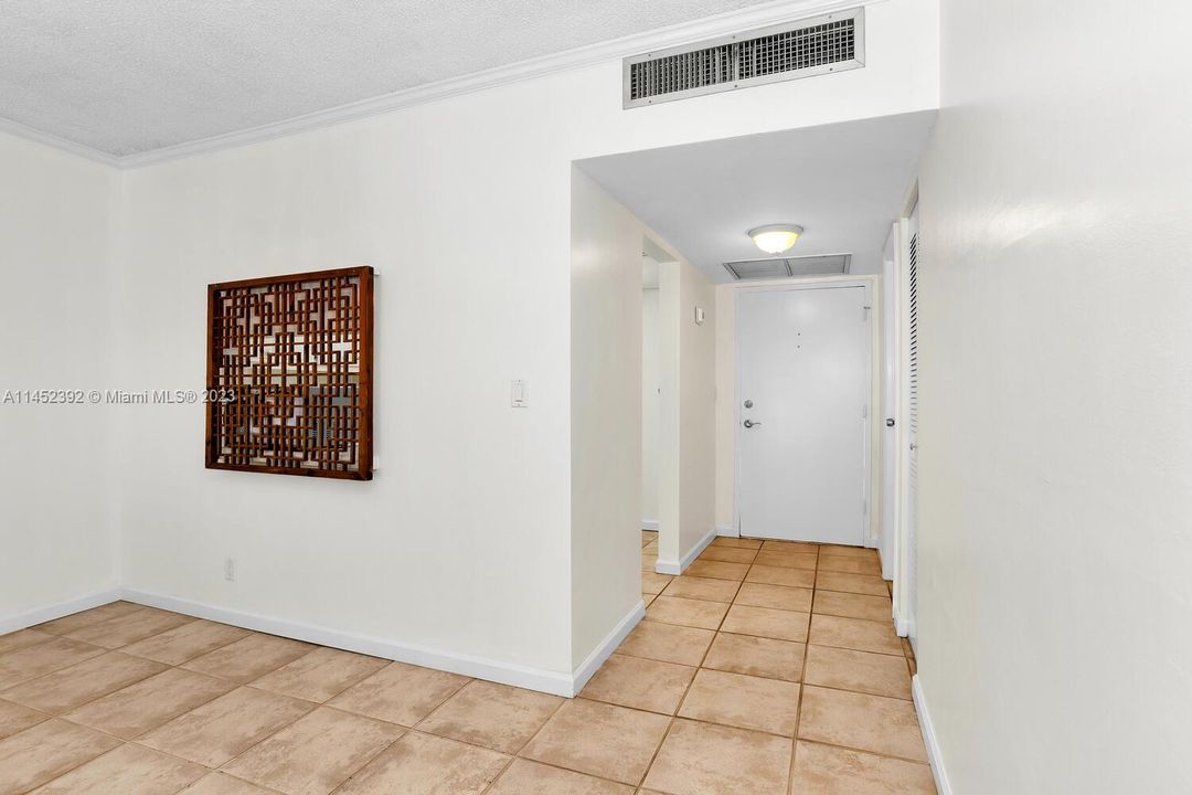 Recently Sold: $399,000 (1 beds, 1 baths, 808 Square Feet)