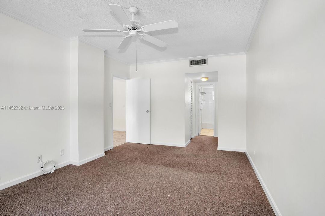 Recently Sold: $399,000 (1 beds, 1 baths, 808 Square Feet)