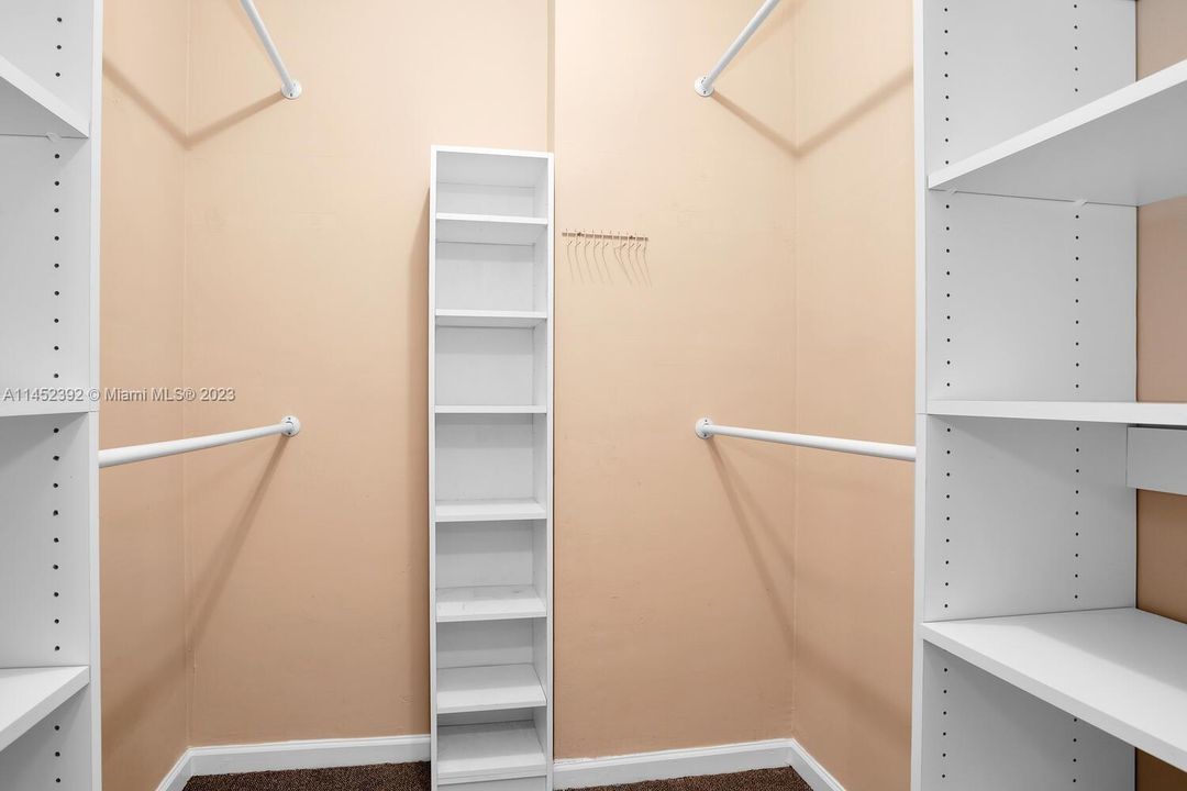 Recently Sold: $399,000 (1 beds, 1 baths, 808 Square Feet)