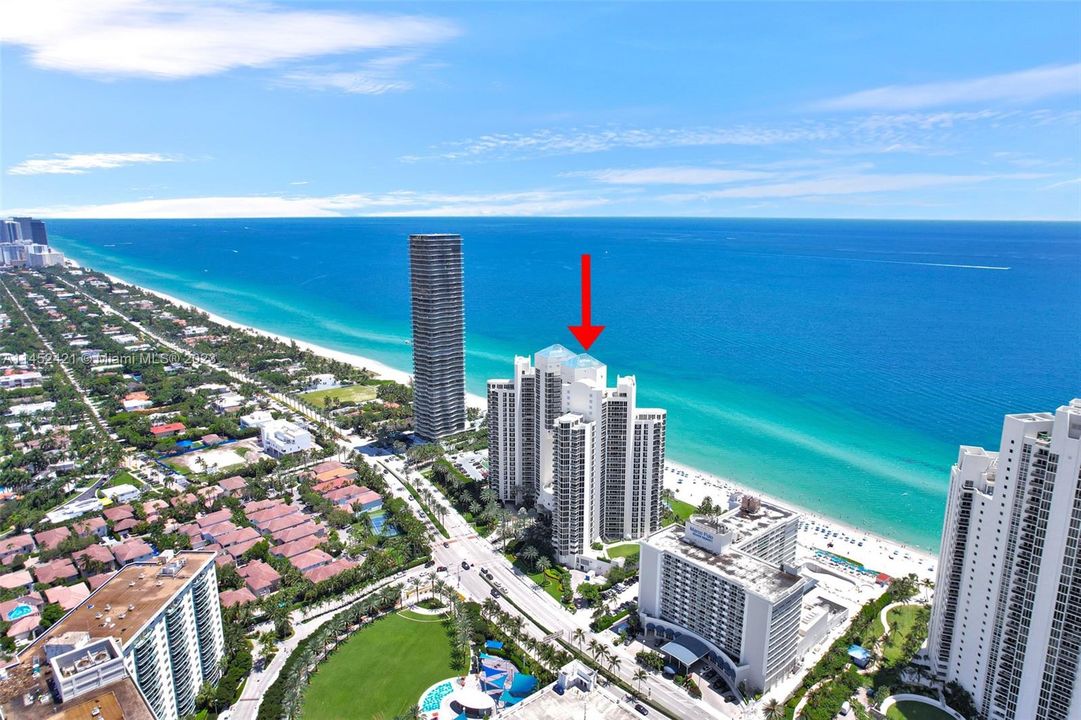 Vendido Recientemente: $2,300,000 (3 camas, 4 baños, 1930 Pies cuadrados)