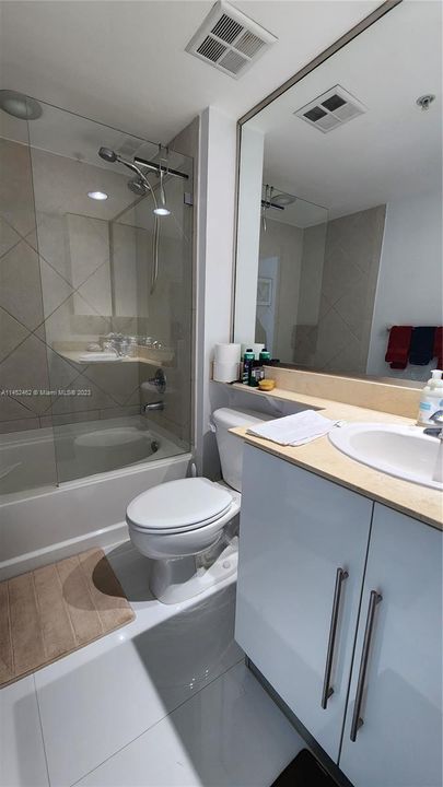 Recently Sold: $497,000 (1 beds, 1 baths, 868 Square Feet)