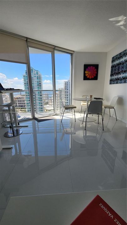 Recently Sold: $497,000 (1 beds, 1 baths, 868 Square Feet)