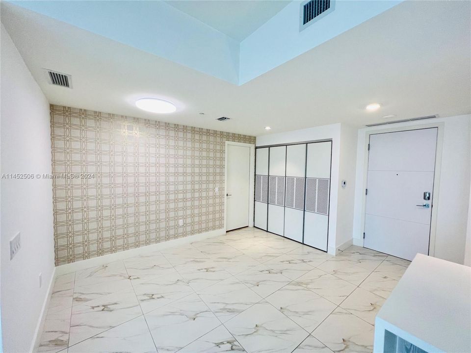 Recently Rented: $3,450 (2 beds, 2 baths, 1136 Square Feet)