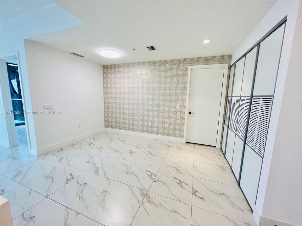 Recently Rented: $3,450 (2 beds, 2 baths, 1136 Square Feet)