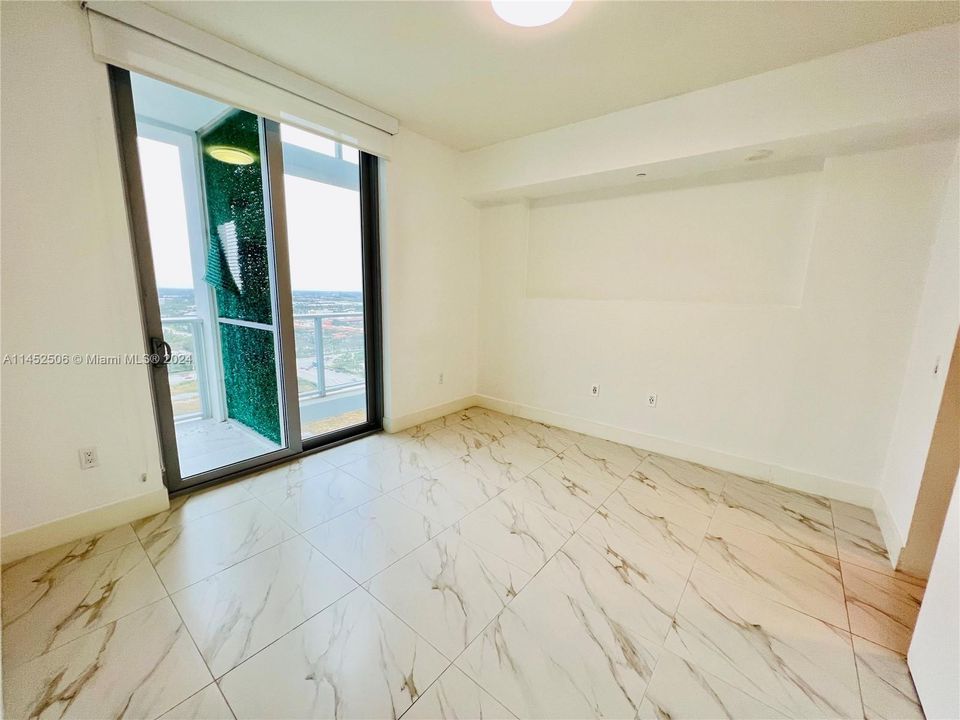 Recently Rented: $3,450 (2 beds, 2 baths, 1136 Square Feet)