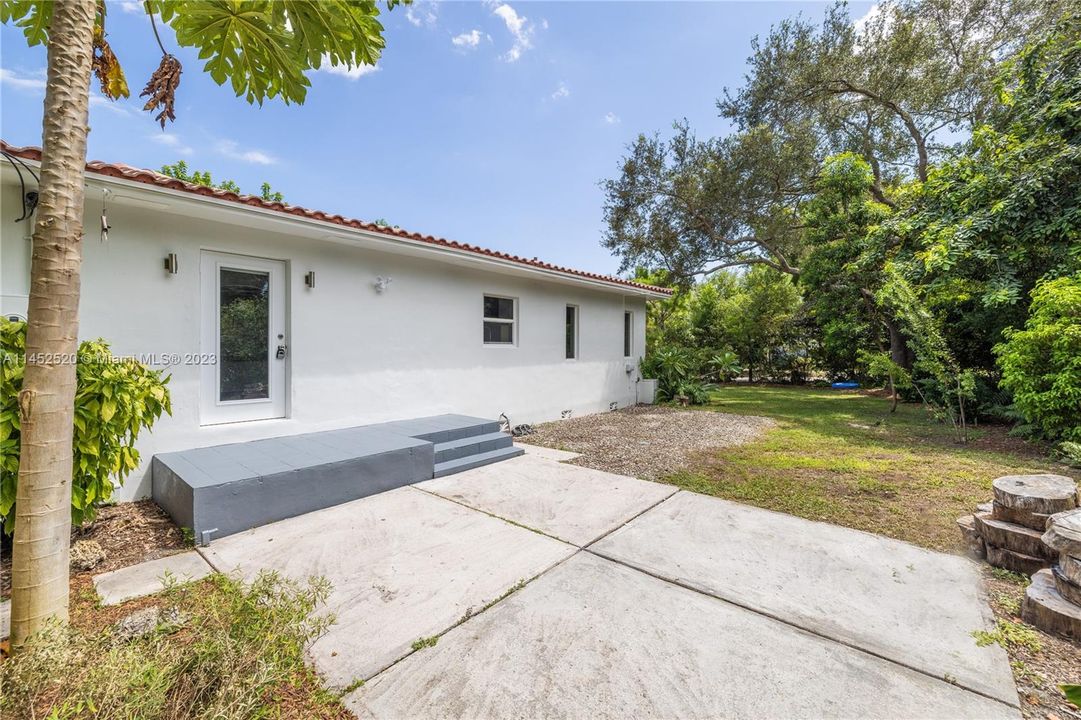 For Rent: $6,700 (3 beds, 2 baths, 2160 Square Feet)