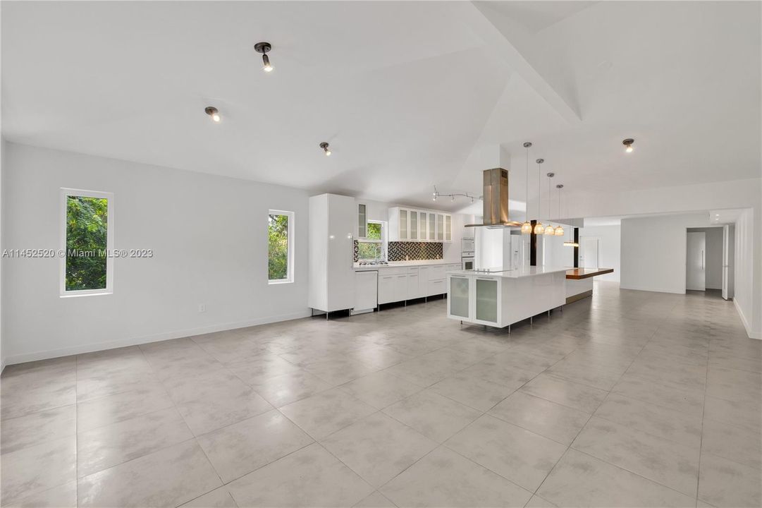 For Rent: $6,700 (3 beds, 2 baths, 2160 Square Feet)