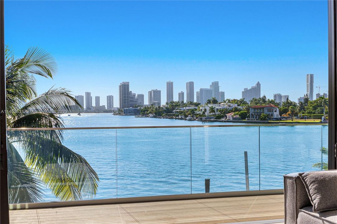 En Venta: $26,500,000 (5 camas, 4 baños, 5020 Pies cuadrados)
