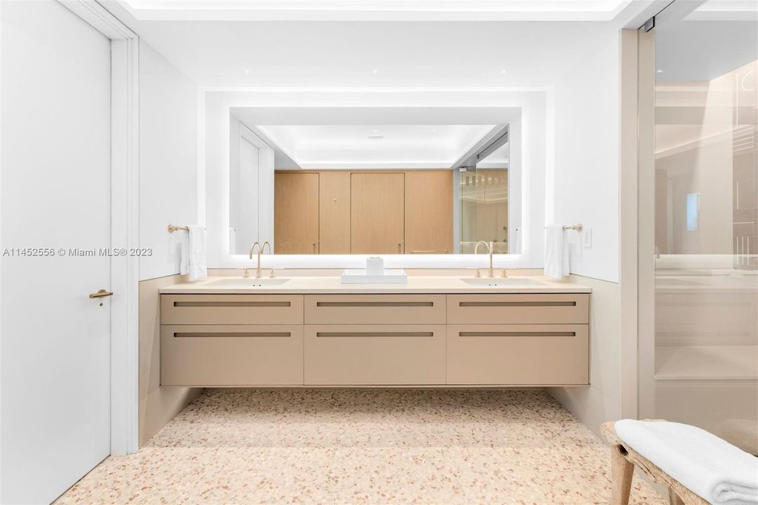 Vendido Recientemente: $1,895,000 (1 camas, 1 baños, 1314 Pies cuadrados)