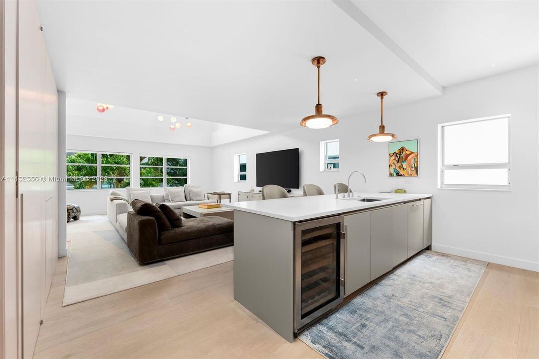 Vendido Recientemente: $1,895,000 (1 camas, 1 baños, 1314 Pies cuadrados)