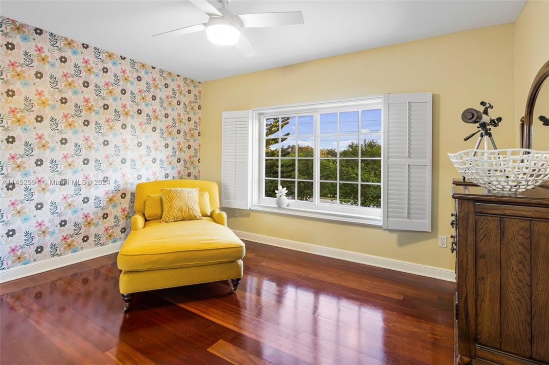 Vendido Recientemente: $2,200,000 (6 camas, 4 baños, 5099 Pies cuadrados)