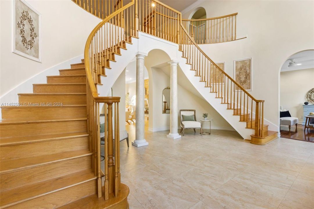 Vendido Recientemente: $2,200,000 (6 camas, 4 baños, 5099 Pies cuadrados)