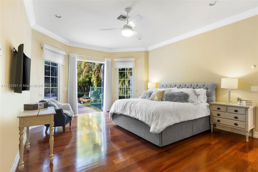 Vendido Recientemente: $2,200,000 (6 camas, 4 baños, 5099 Pies cuadrados)