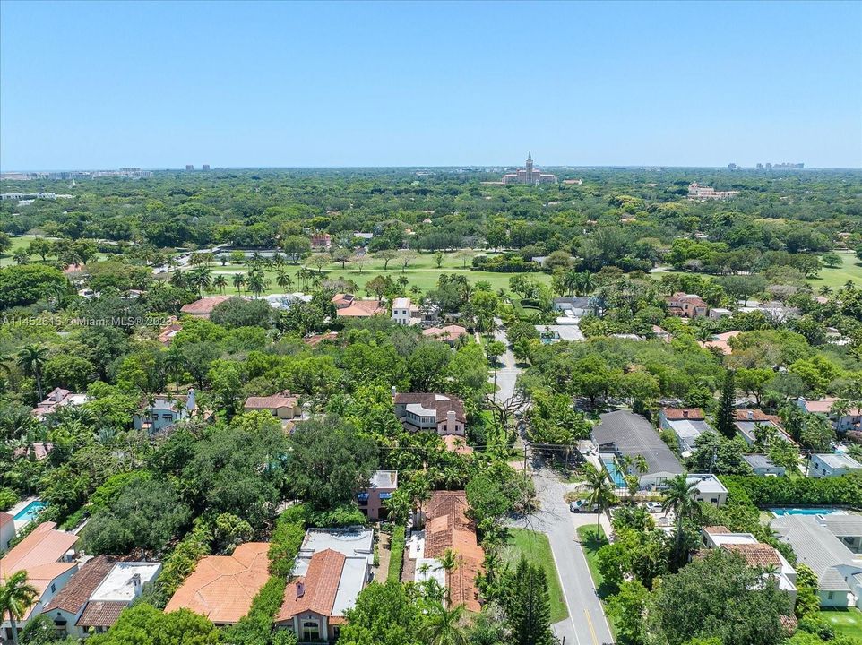 Recently Sold: $2,700,000 (5 beds, 4 baths, 2841 Square Feet)