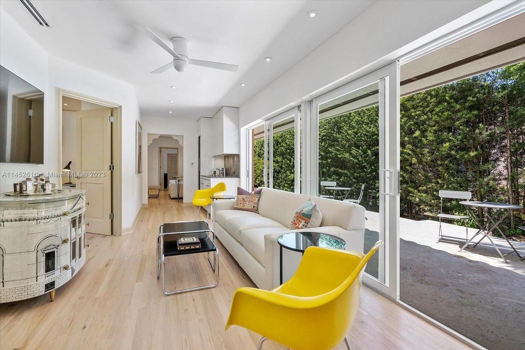 Recently Sold: $2,700,000 (5 beds, 4 baths, 2841 Square Feet)