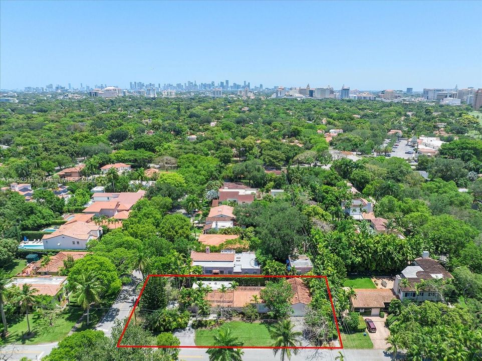 Recently Sold: $2,700,000 (5 beds, 4 baths, 2841 Square Feet)