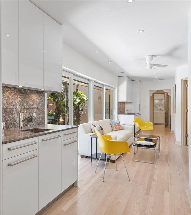 Recently Sold: $2,700,000 (5 beds, 4 baths, 2841 Square Feet)