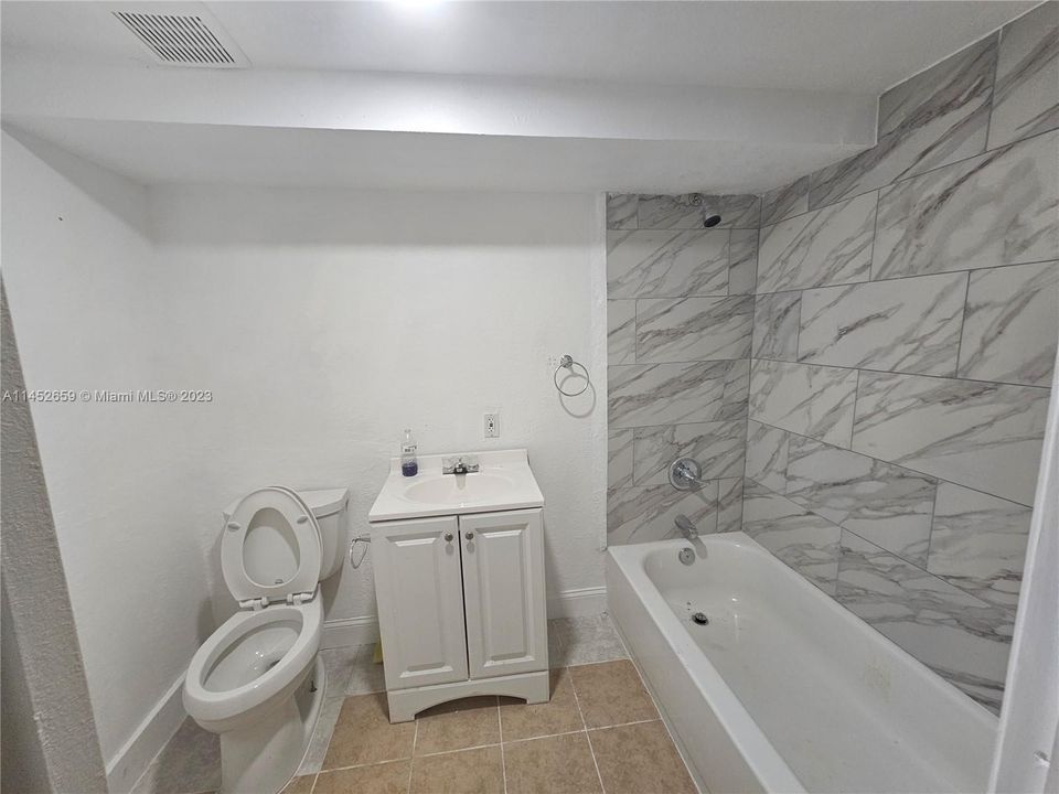 最近租的: $1,600 (2 贝兹, 2 浴室, 837 平方英尺)