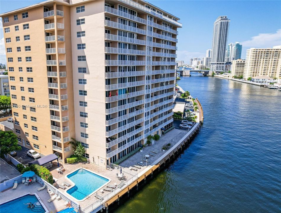 For Rent: $3,150 (3 beds, 2 baths, 1379 Square Feet)