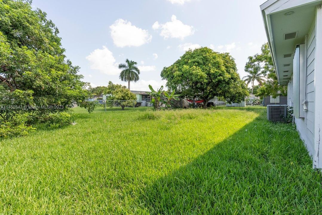 Recently Sold: $379,000 (3 beds, 1 baths, 1050 Square Feet)