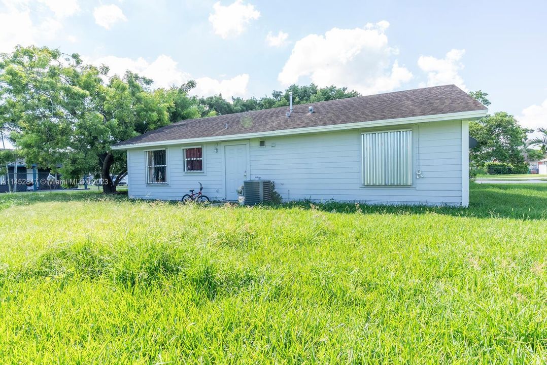 Recently Sold: $379,000 (3 beds, 1 baths, 1050 Square Feet)