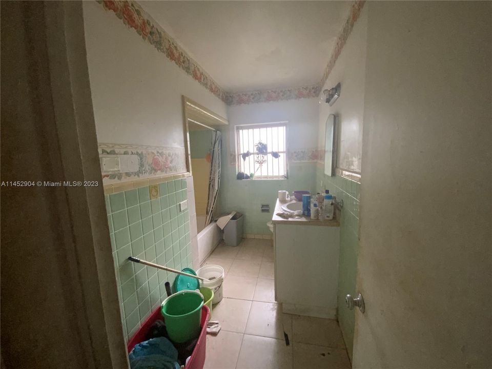 Недавно продано: $449,900 (3 спален, 2 ванн, 2036 Квадратных фут)