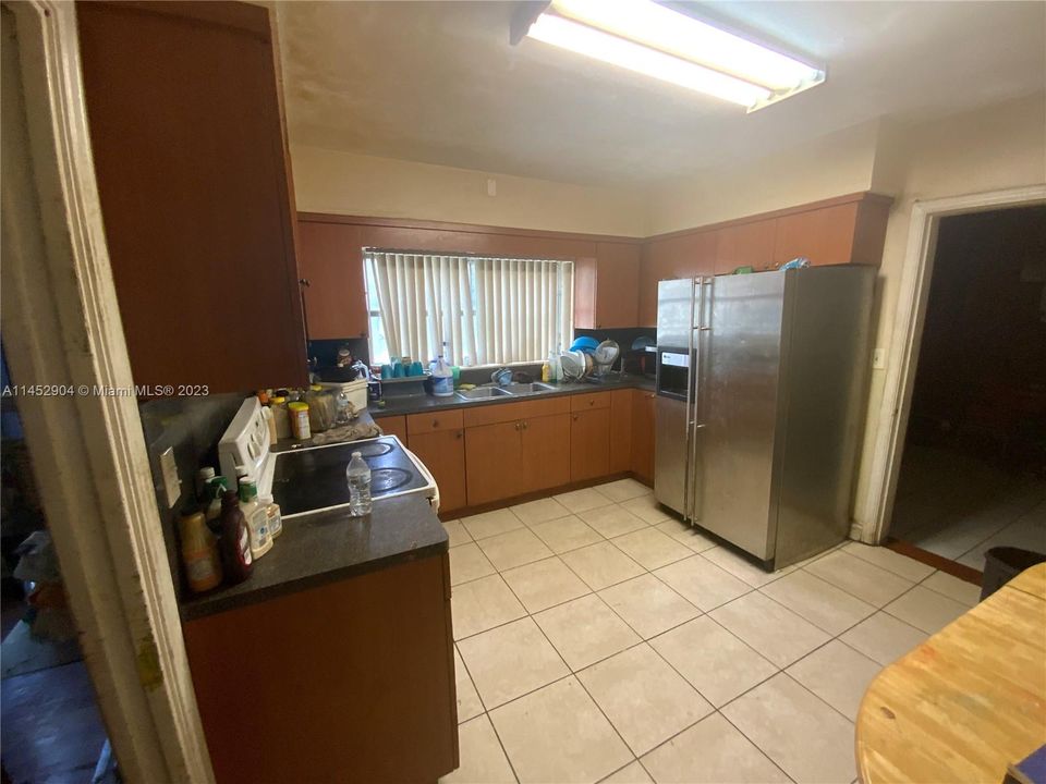 Недавно продано: $449,900 (3 спален, 2 ванн, 2036 Квадратных фут)